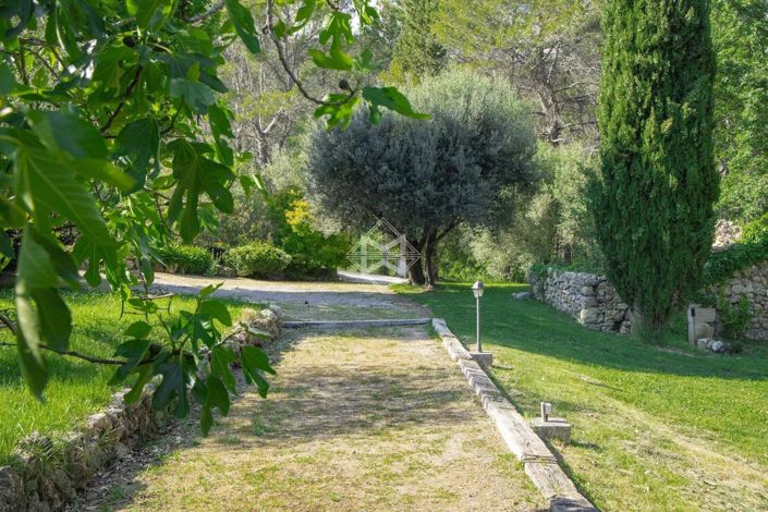 Image No.24-5 Bed House for sale