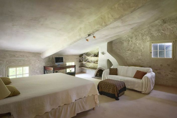 Image No.29-7 Bed House for sale