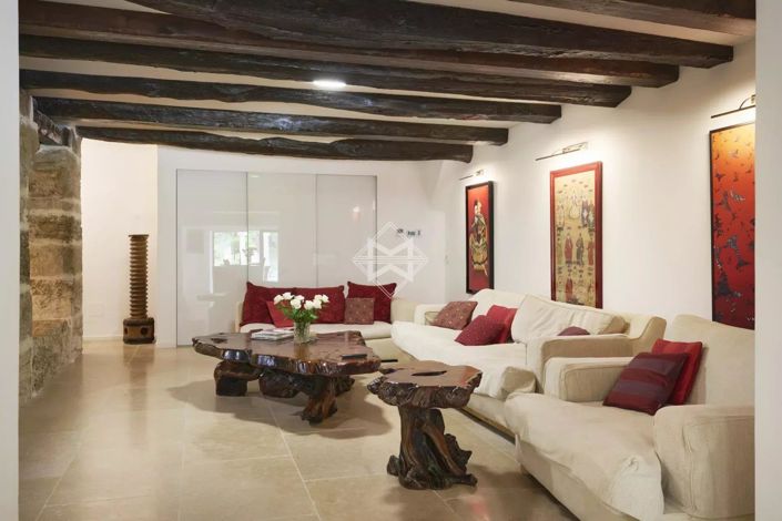 Image No.7-7 Bed House for sale