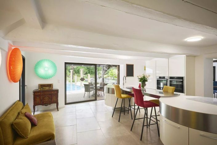 Image No.8-7 Bed House for sale