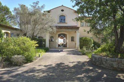 Maison de 4 chambres à vendre à Tourrettes