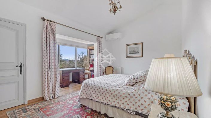 Image No.16-4 Bed House for sale