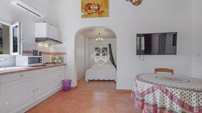 Image No.21-4 Bed House for sale