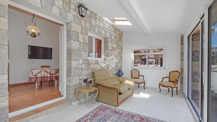 Image No.22-4 Bed House for sale