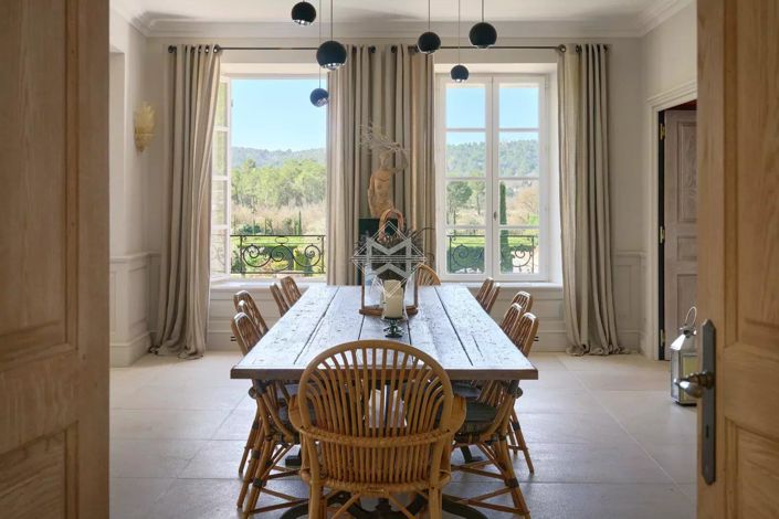 Image No.10-11 Bed House for sale