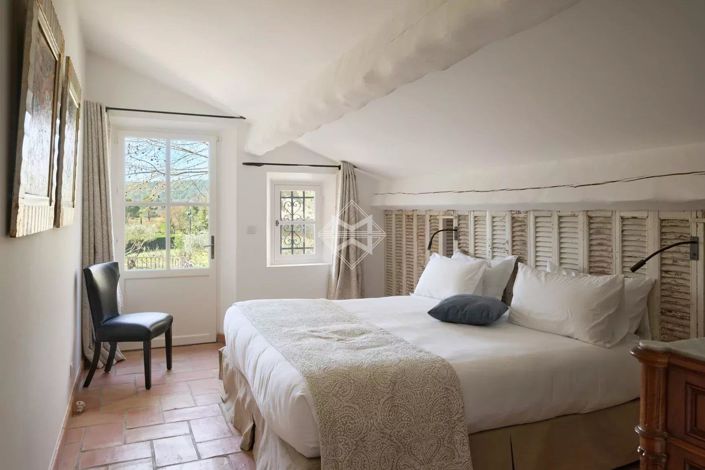 Image No.17-11 Bed House for sale