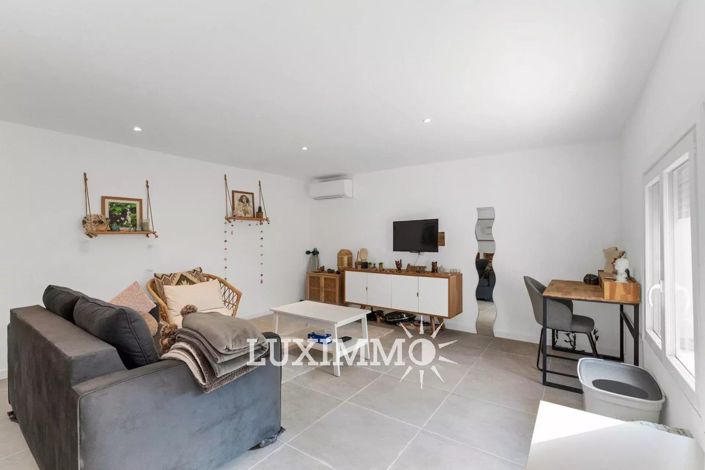 Image No.11-5 Bed House for sale