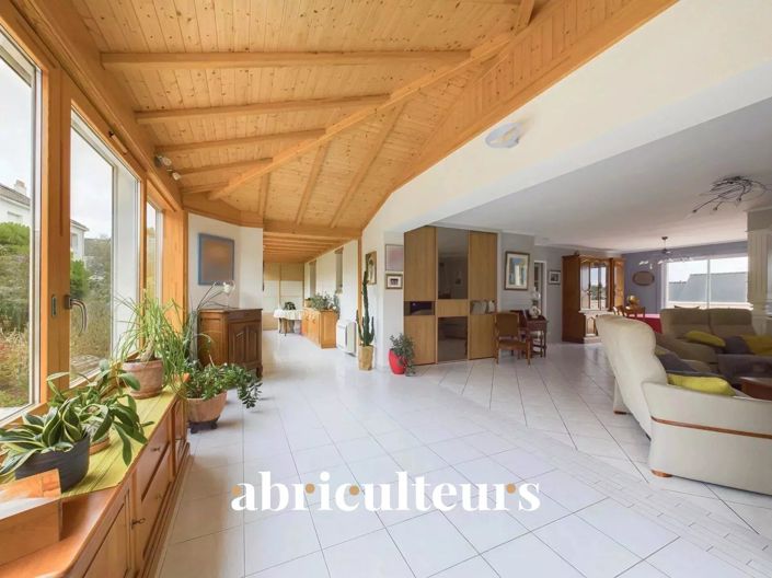 Image No.16-4 Bed House for sale