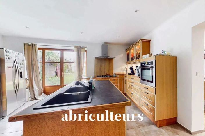 Image No.5-5 Bed House for sale