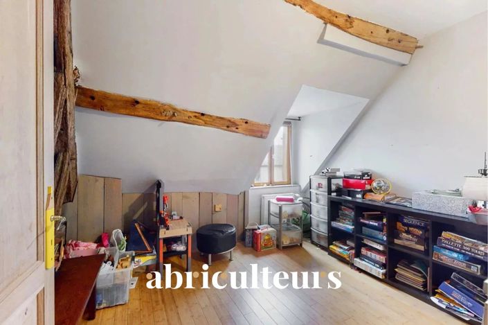 Image No.9-5 Bed House for sale