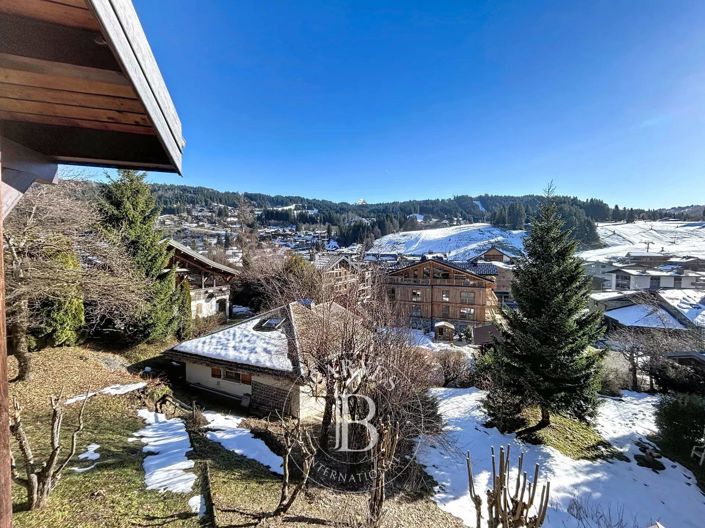 Image No.2-4 Bed House for sale