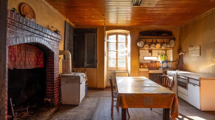 Image No.10-3 Bed House for sale