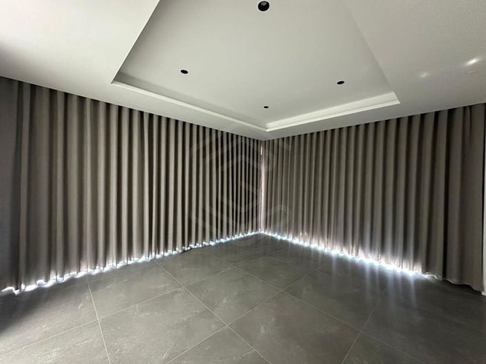 Image No.16-5 Bed House for sale