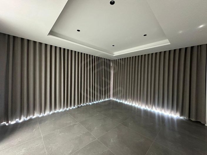 Image No.16-5 Bed House for sale