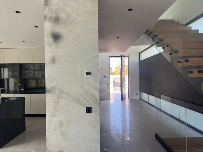 Image No.25-5 Bed House for sale