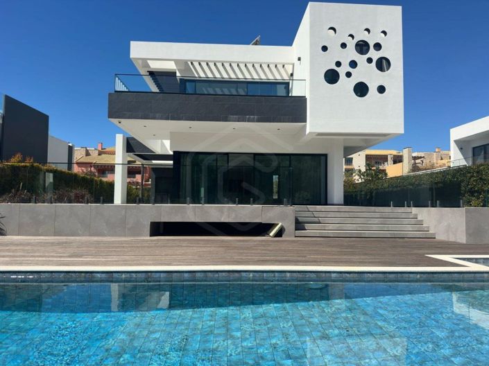 Image No.4-5 Bed House for sale