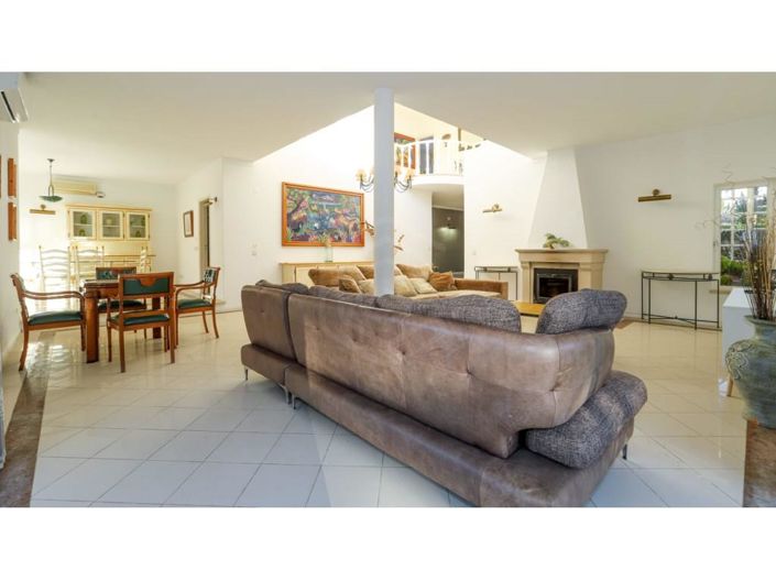 Image No.10-5 Bed House for sale