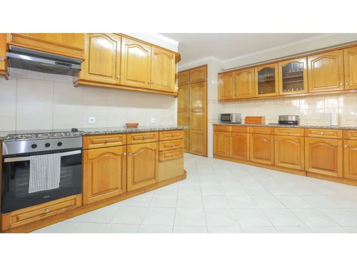 Image No.11-5 Bed House for sale