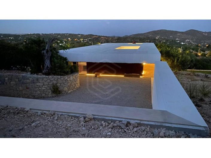 Image No.24-4 Bed House for sale