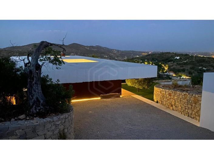 Image No.25-4 Bed House for sale