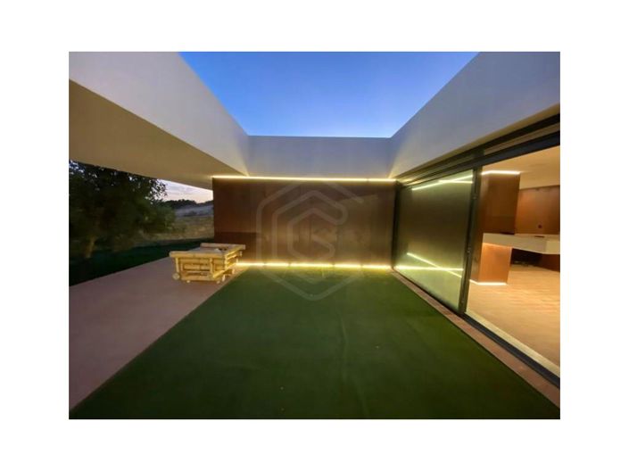 Image No.35-4 Bed House for sale