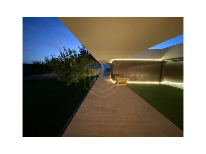 Image No.38-4 Bed House for sale