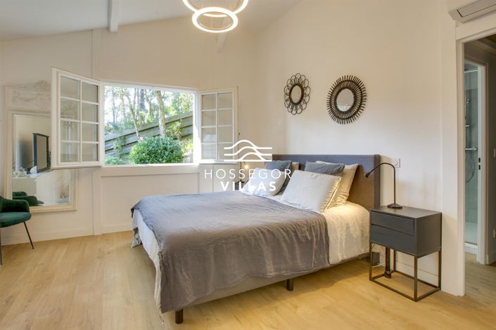 Image No.8-5 Bed House for sale