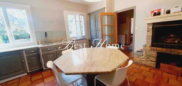 Image No.10-3 Bed House for sale