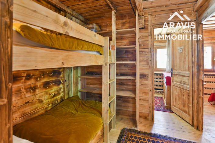 Image No.18-12 Bed House for sale