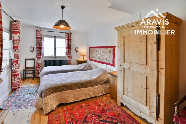 Image No.19-12 Bed House for sale