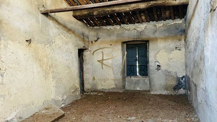 Image No.8-2 Bed House for sale