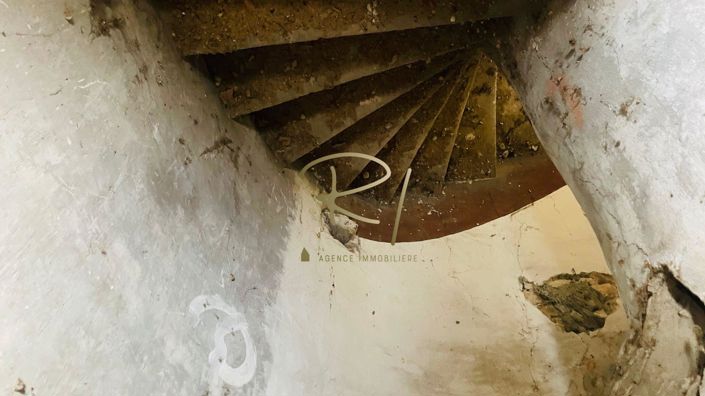 Image No.9-2 Bed House for sale