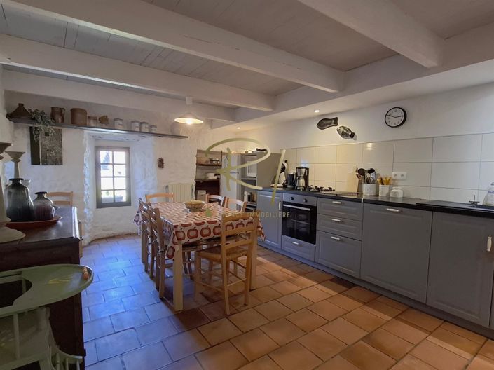 Image No.7-5 Bed House for sale