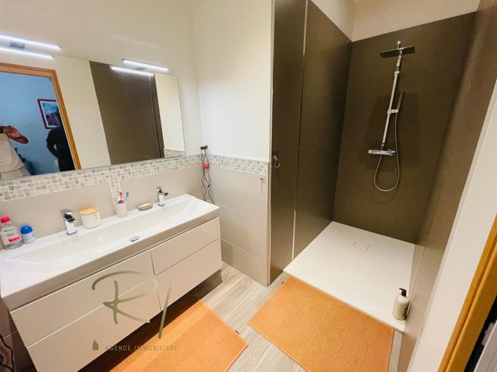 Image No.9-7 Bed House for sale