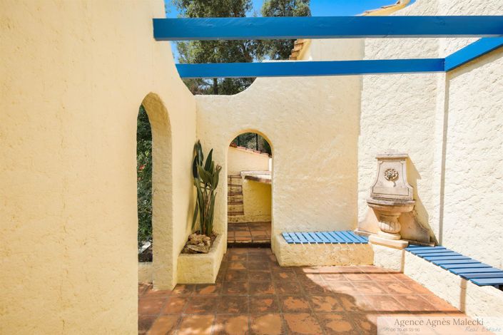 Image No.31-6 Bed House for sale