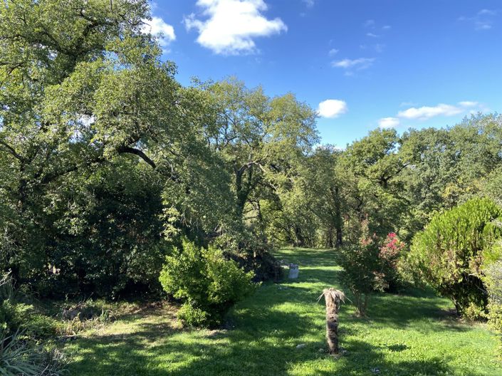 Image No.17-6 Bed House for sale