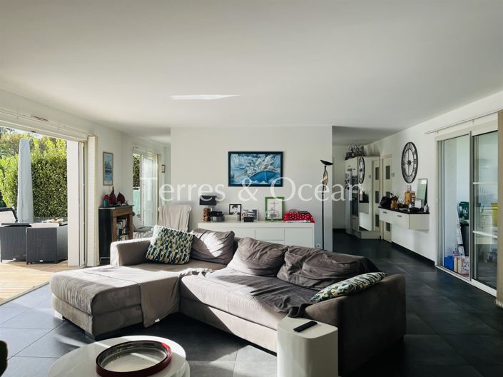 Image No.2-3 Bed House for sale