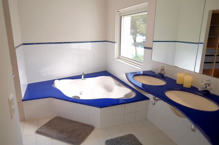 Image No.12-3 Bed House for sale