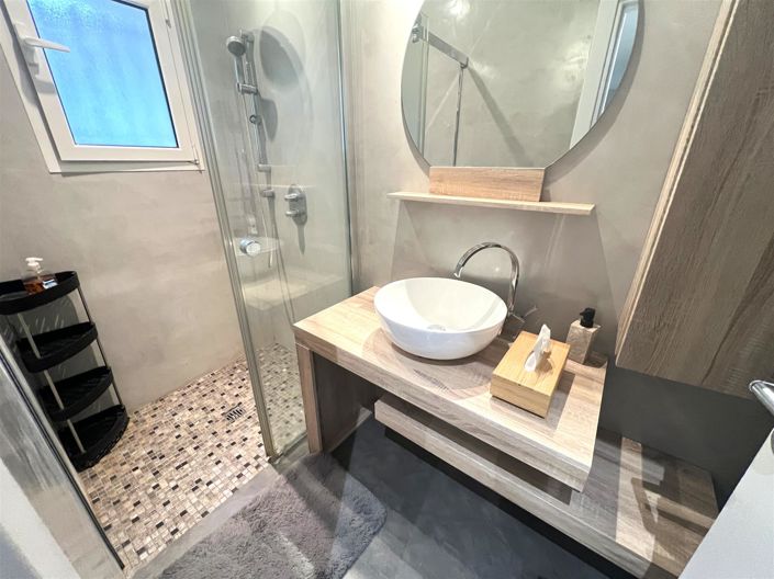 Image No.15-3 Bed House for sale