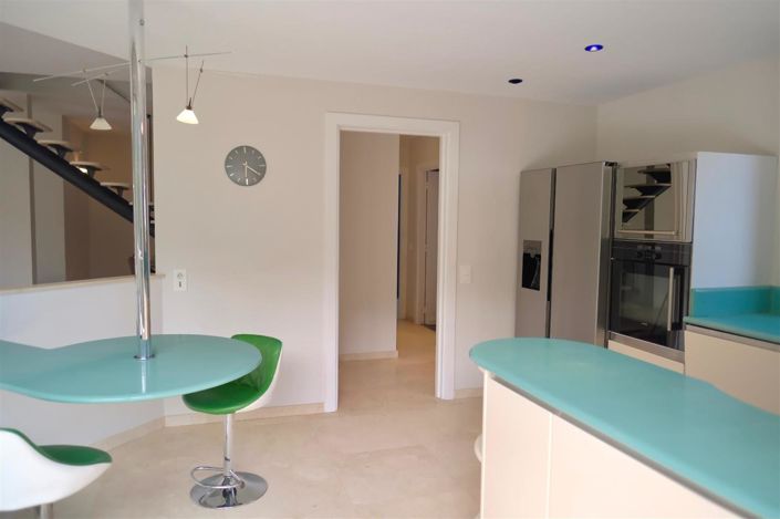 Image No.5-3 Bed House for sale