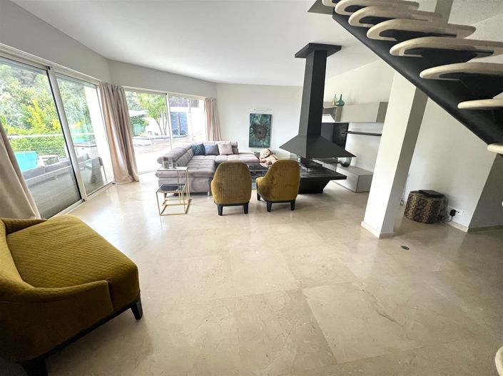 Image No.6-3 Bed House for sale