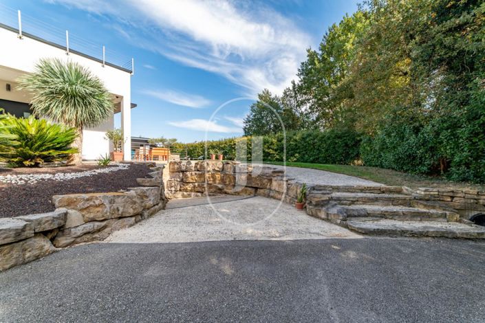 Image No.12-4 Bed House for sale