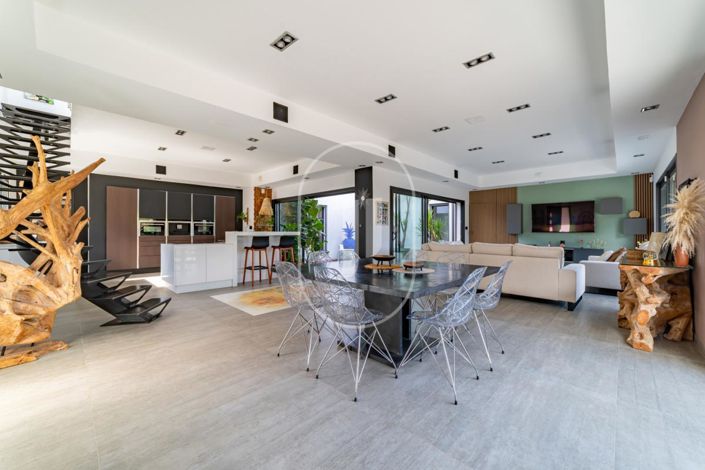 Image No.4-4 Bed House for sale