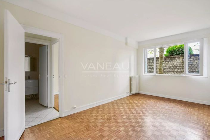 Image No.12-1 Bed Apartment for sale