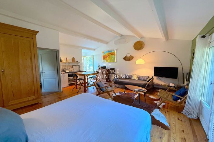 Image No.8-6 Bed House for sale