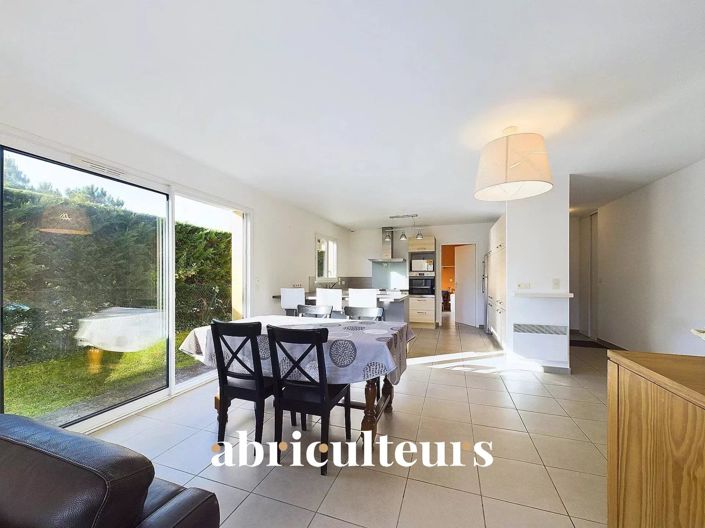 Image No.3-3 Bed House for sale