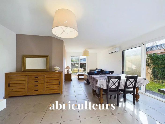 Image No.5-3 Bed House for sale