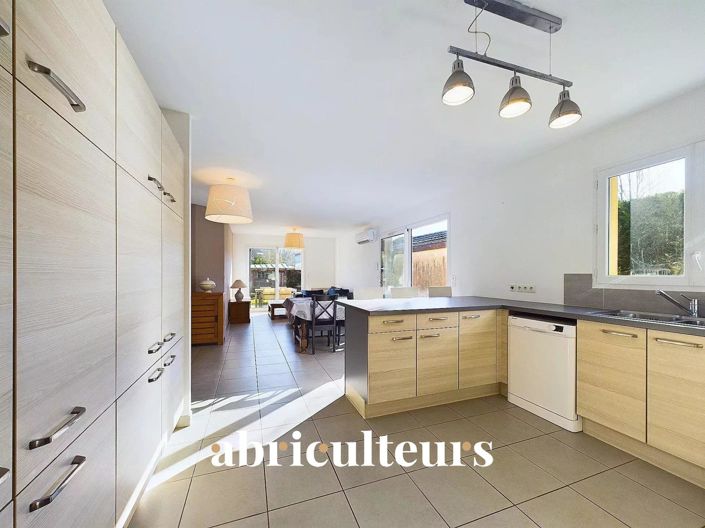 Image No.6-3 Bed House for sale