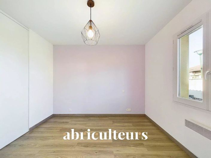 Image No.9-3 Bed House for sale