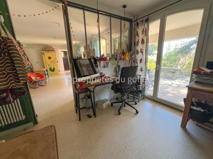 Image No.21-5 Bed House for sale